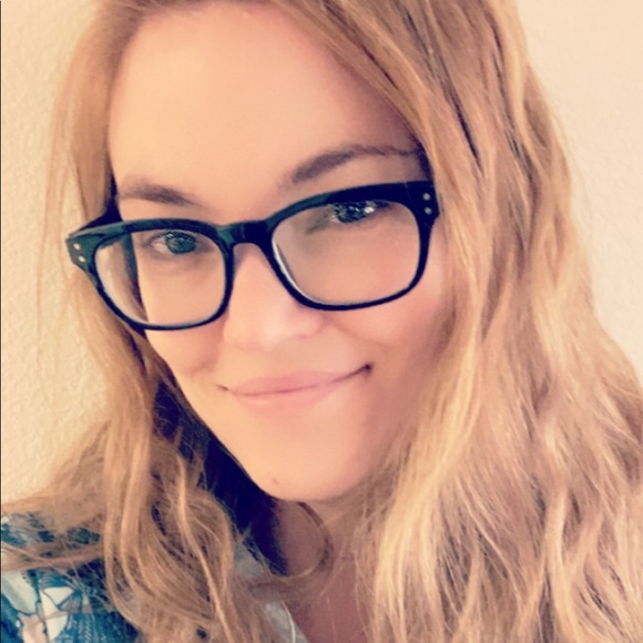 Meet your Posher, Adrielle - Picture 1 of 1